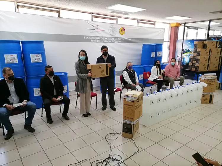 Donan empresarios insumos contra Covid en escuelas