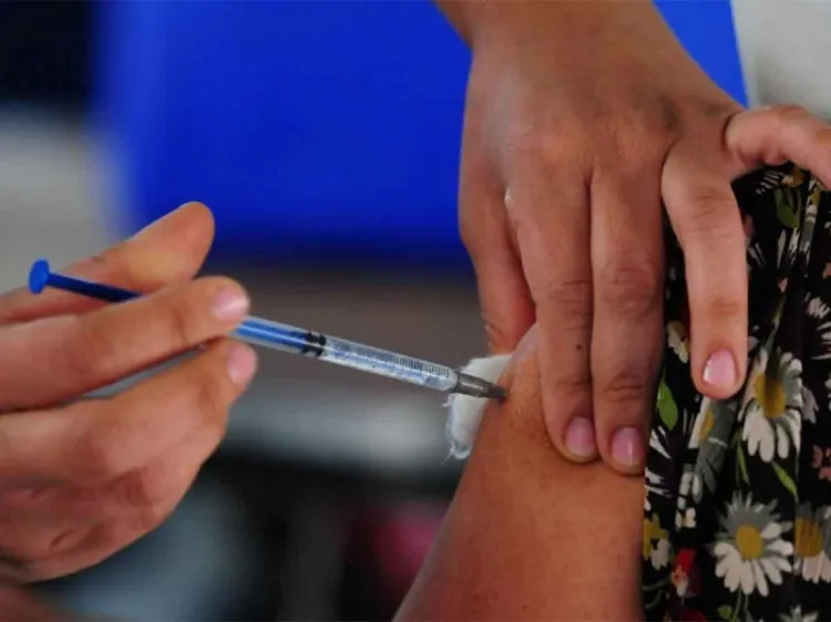 CDMX inicia refuerzo contra covid-19 para 40 a 49 años