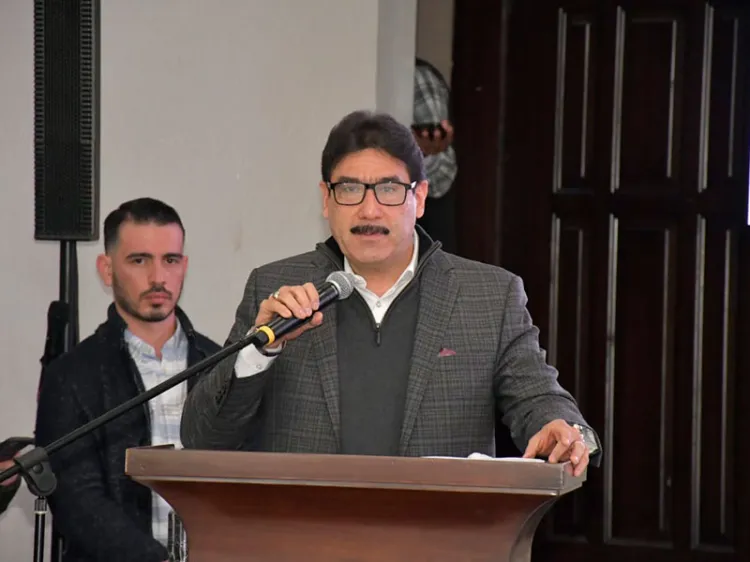 Pavimentarán la Ruiz Cortines