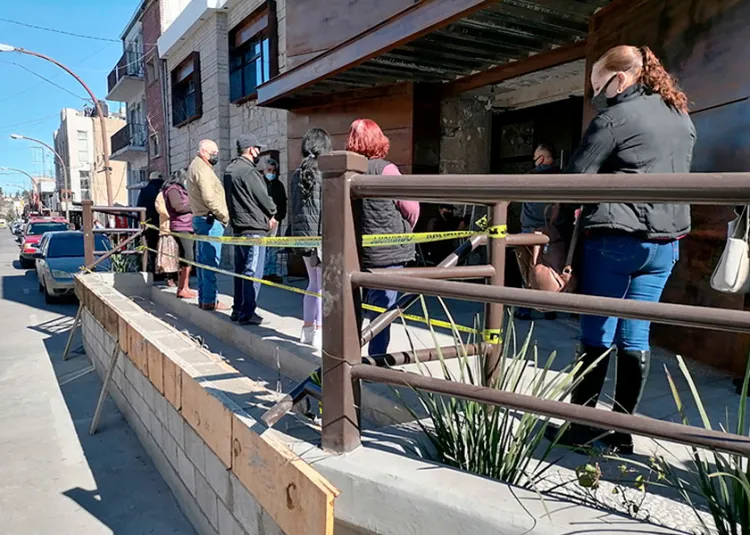 Cancelan escalinata de la fachada de edificio municipal