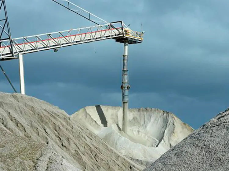 Mineras no podrán explotar el litio