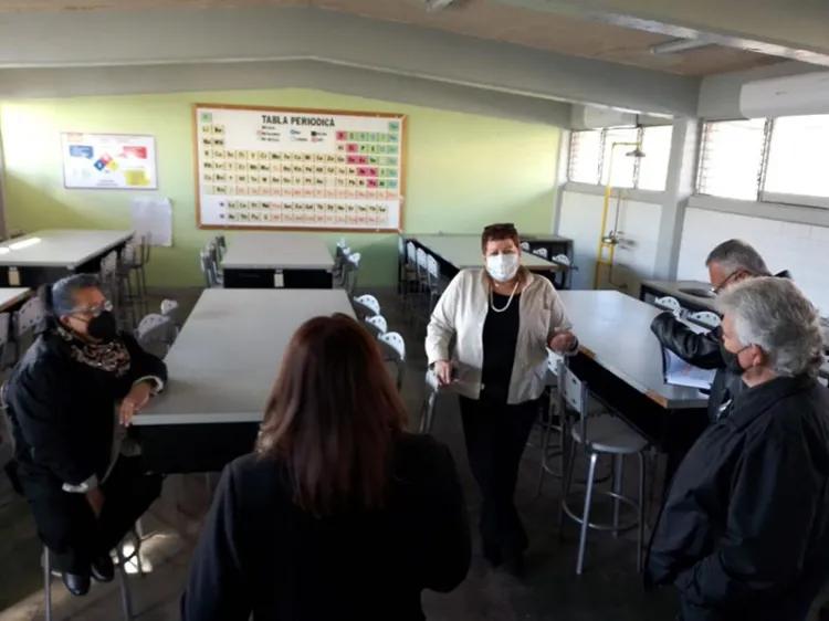 Impulsa Cobach rehabilitación de laboratorios de ciencias