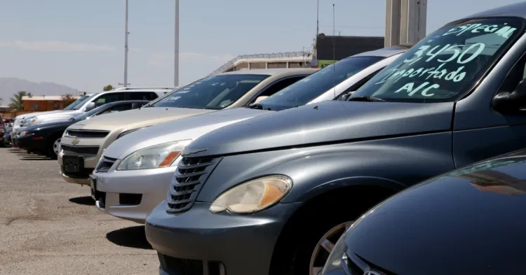 Firman acuerdos de regularización de autos “chocolate”