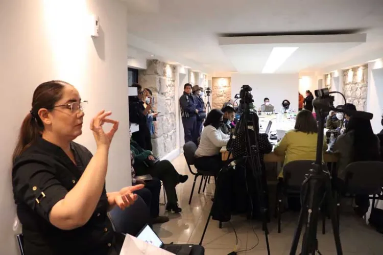 Incluyen Lengua de Señas en sesión de Cabildo