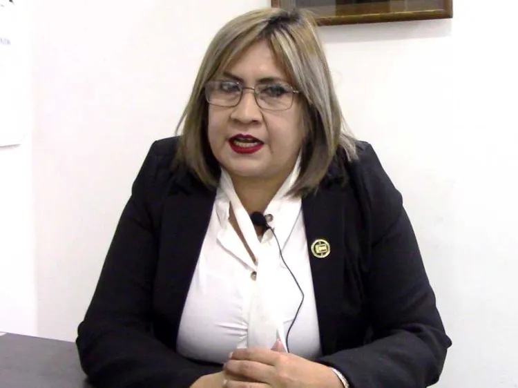 Median hostilidad de funcionario a regidora