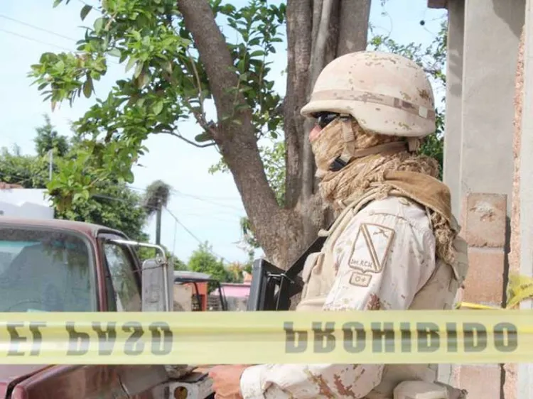 Realizan autoridades cateos simultáneos en varias colonias