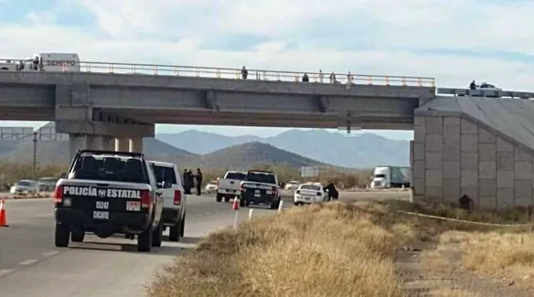 Investiga FGJE homicidio de 3 hombres y mensajes escritos