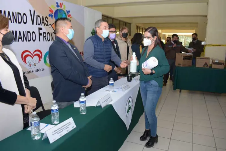 Reciben escuelas dotaciones de insumos contra Covid