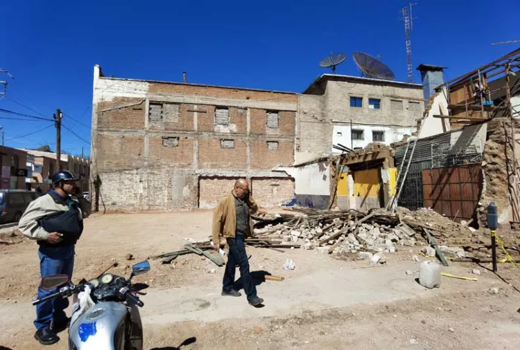 Indiscriminado el derrumbe de edificios antiguos en Nogales