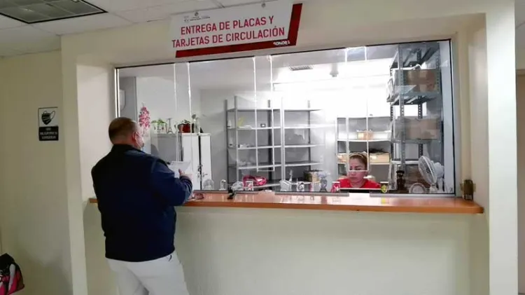 Genera molestia falta de placas en Nogales