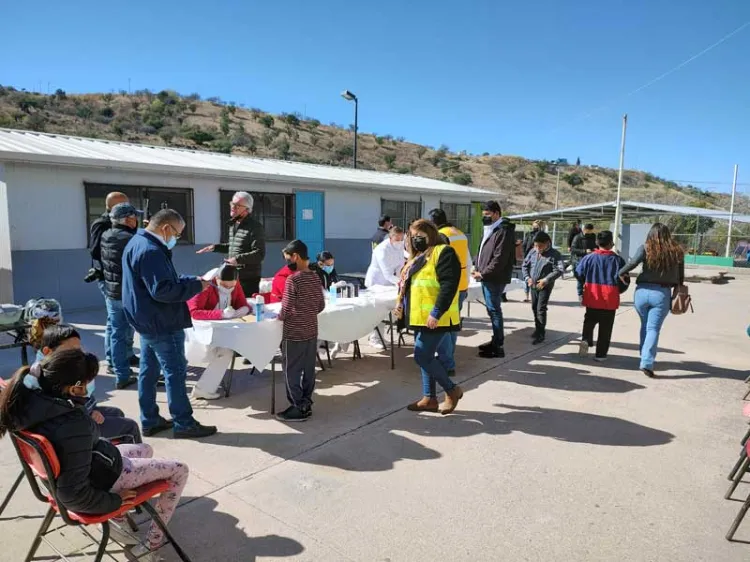 Llevan campaña de detección de problemas renales a escuela