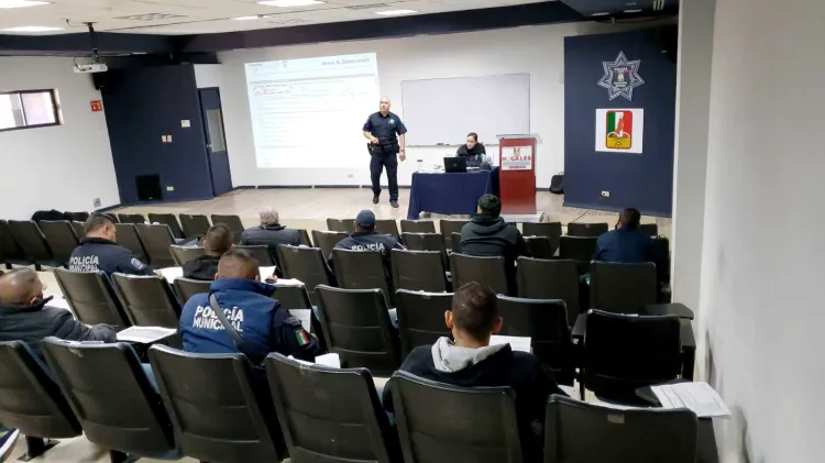 Capacitan a agentes de Seguridad Pública