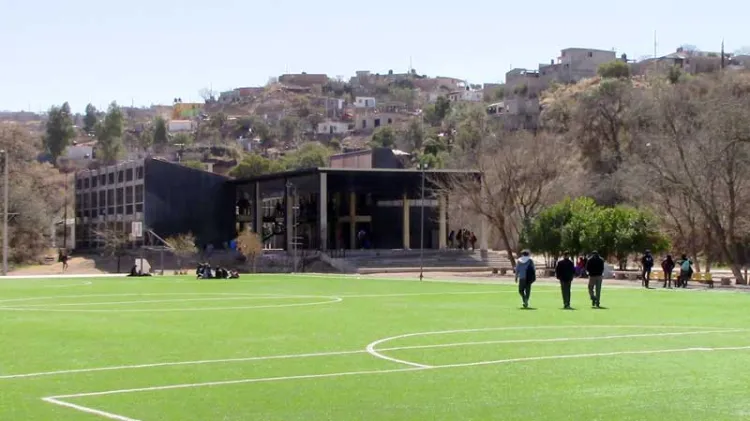 Provoca júbilo regreso a clases en la Prepa Municipal