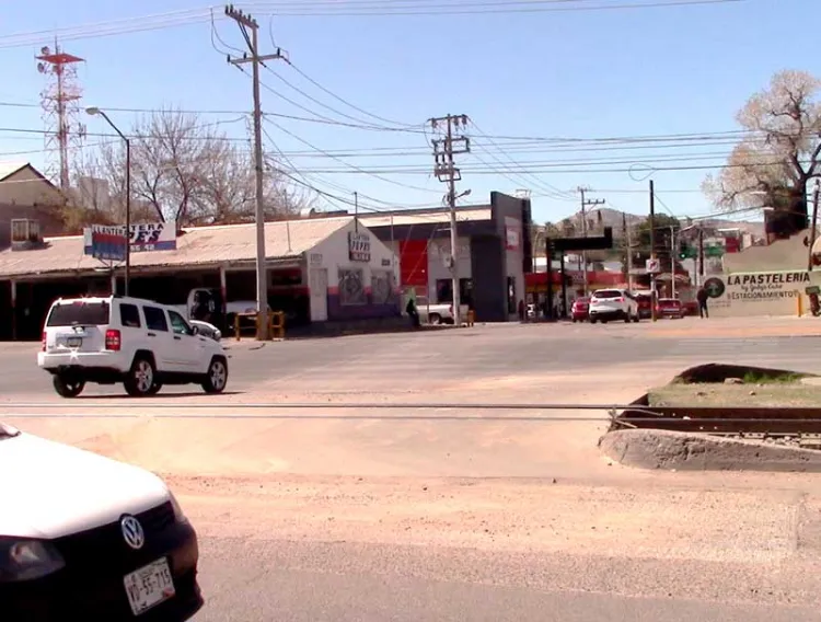 Hace falta semáforo frente a escuela Vicenta Ocaranza