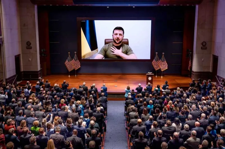 Clama Zelensky a EU por ayuda; evoca Pearl Harbor y el 11S