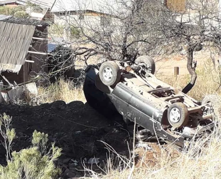 Sin identificar persona fallecida en volcamiento