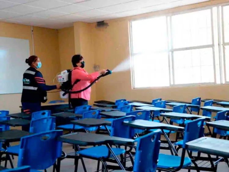 Continúa sanitización de escuelas