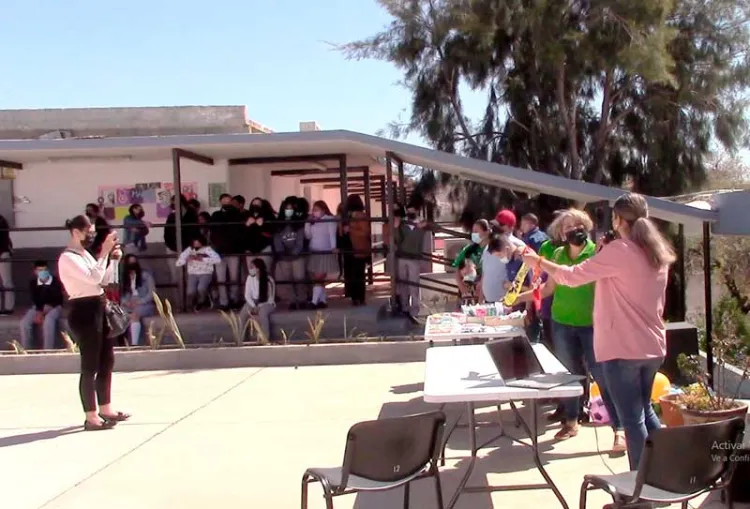 Lleva ADN pláticas de concientización a preparatoria