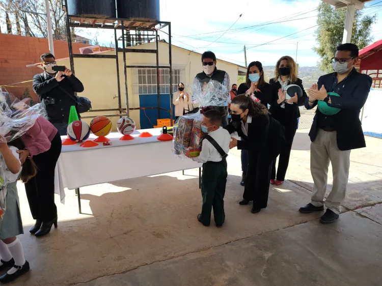 Conmemoran la expropiación petrolera 
