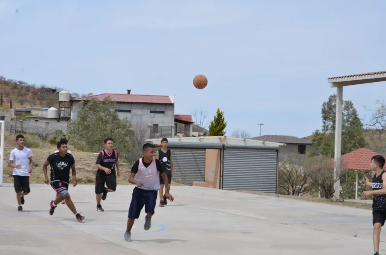 Promueven
salud física en la Gómez Morín