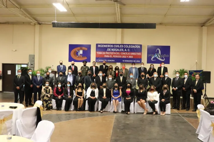 Protesta
mesa directiva del
Colegio de Ingenieros en Nogales