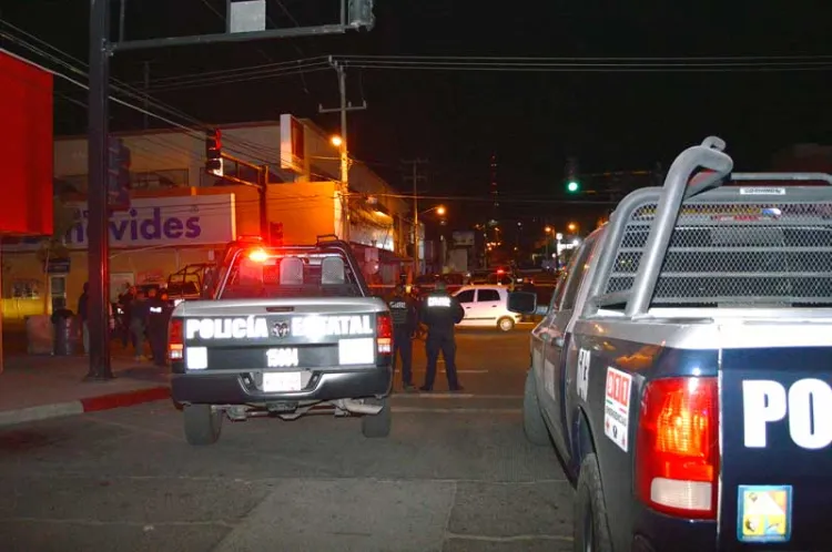 Agrede conductora ebria a oficiales