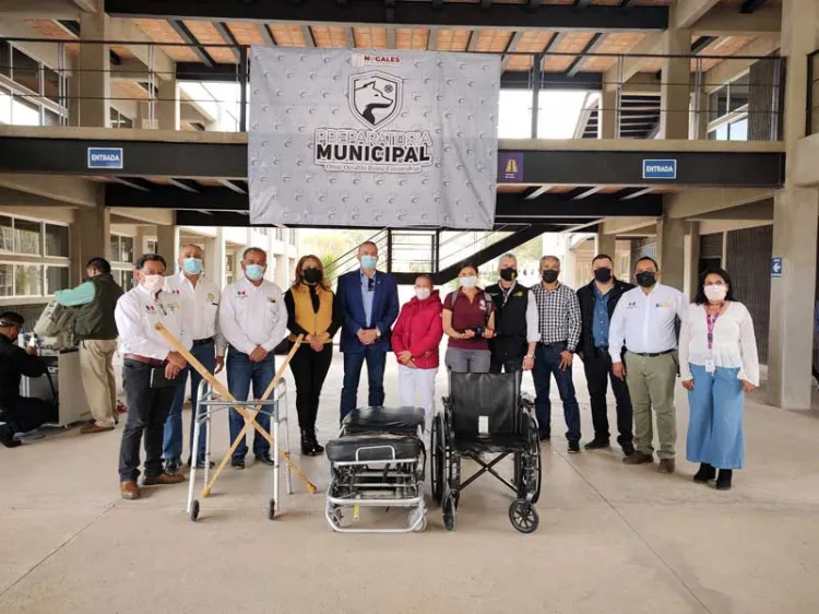 Realizan donación de equipo a la Prepa Municipal