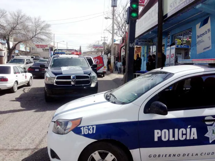 Asaltan recicladora y comercio