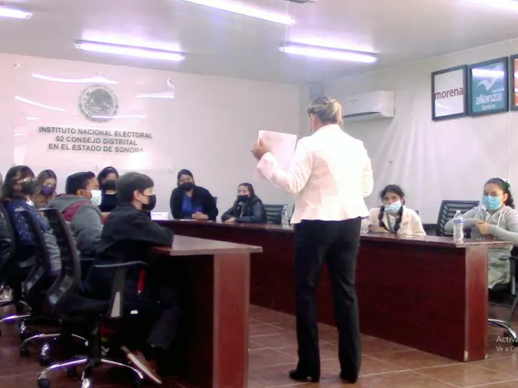 Participan niños en “Diputado Infantil por un día” del INE