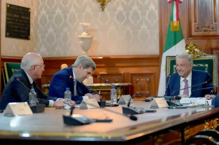 Rechaza AMLO a grupo de EU para revisar reforma eléctrica