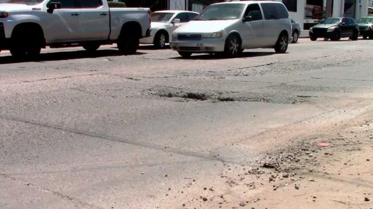 “Ocasiona bache daños en autos”: automovilistas