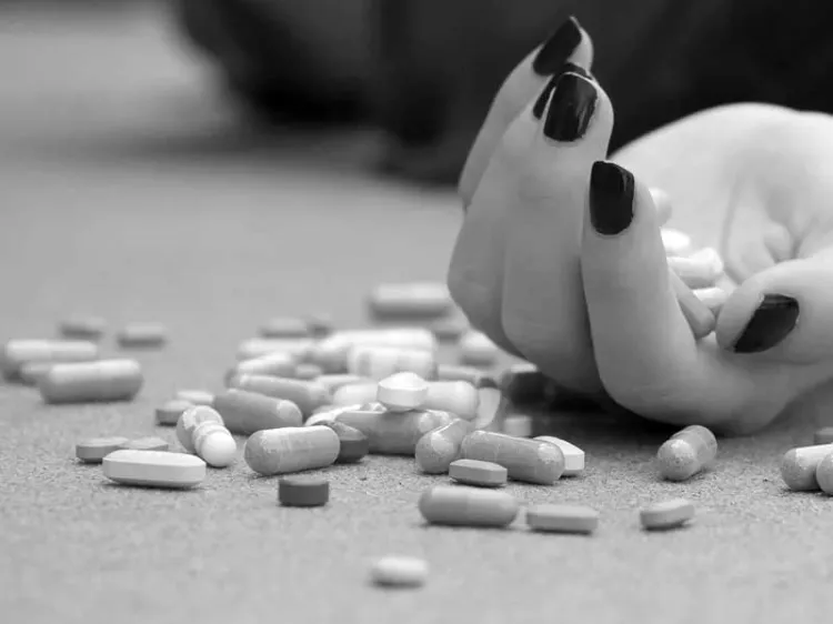 Hospitalizan a menor; intentó cometer suicidio