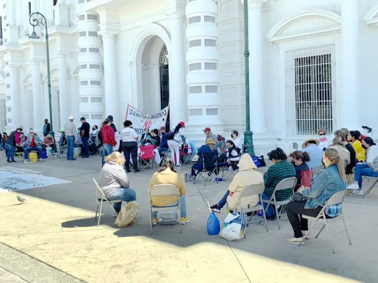 Inicia gobierno compra de concesiones de transporte