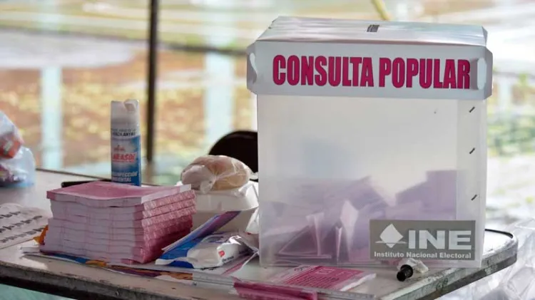 Prohíbe INE que grupo pro AMLO instale casillas para revocación de mandato