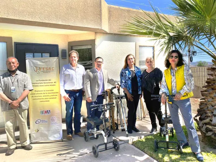 Hace FESAC donación de equipo para personas con alguna discapacidad