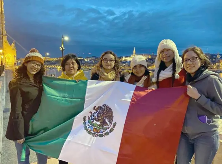 Obtienen Mexicanas plata y bronce en olimpiada de matemáticas