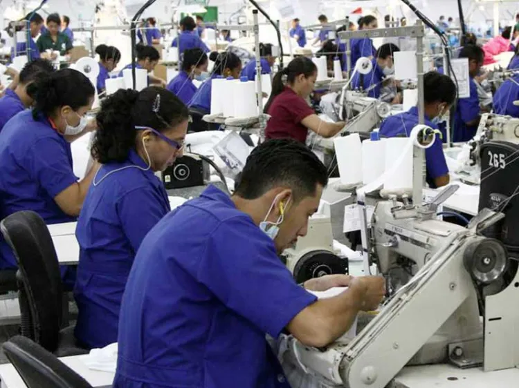 Saldrán más de 13 mil trabajadores de la industria