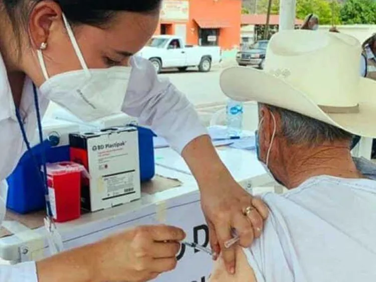 Tendrá IMSS vacunación permanente contra Covid en todo el estado