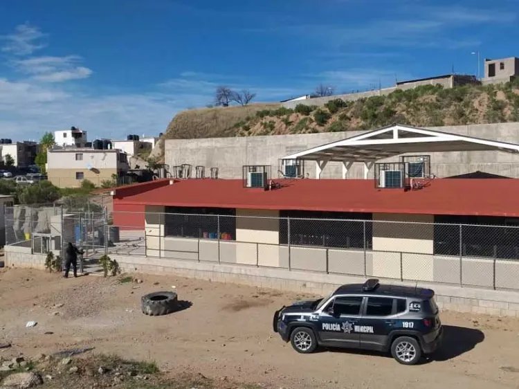 Afectan instalaciones eléctricas de escuela