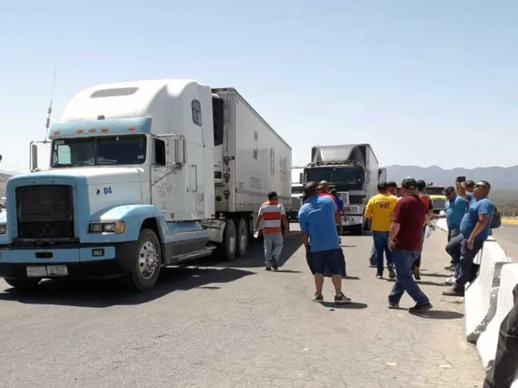Provoca caos descompostura de “Rayos X’ en Recinto Fiscal