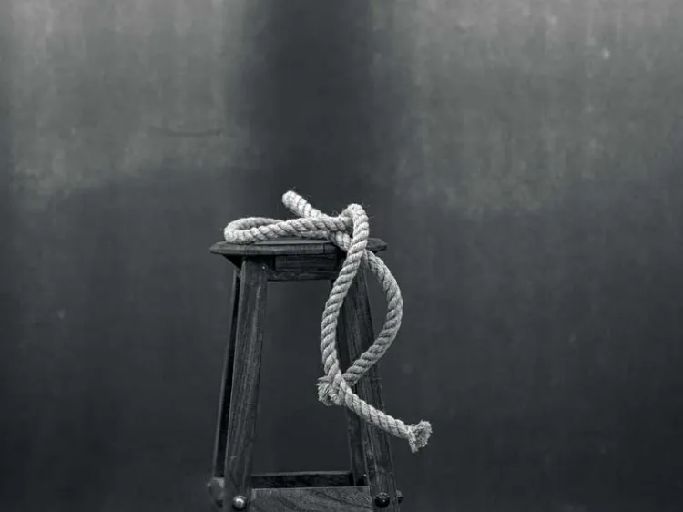 Encuentran a familiar sin vida