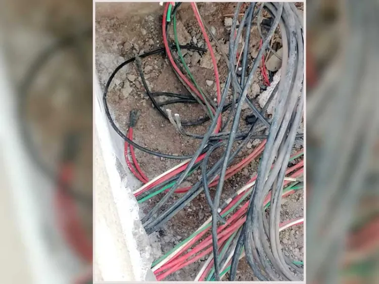 Pegan de nuevo a escuela, se llevan cableado