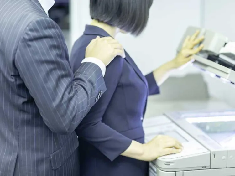 Denuncian acoso sexual en la administración pública