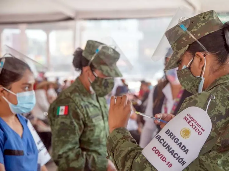 Aplicará Sedena vacuna anticovid en su clínica
