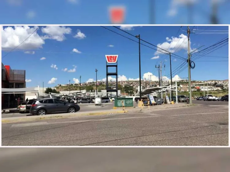 Entran a tienda encapuchados y armados, se llevan miles de pesos en mercancía