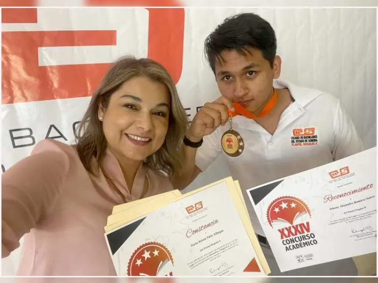 Premia Cobach a estudiantes de Excelencia Académica