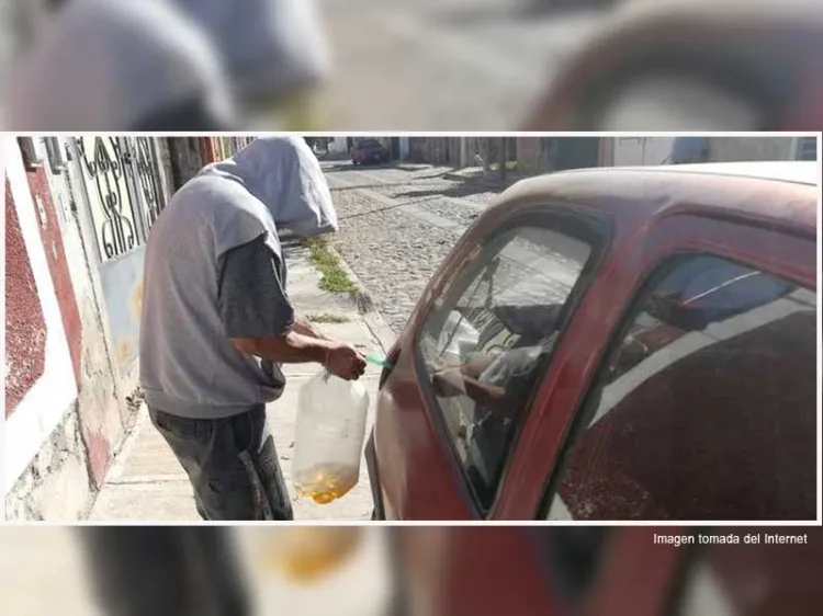 Denuncia a vecino por robar gasolina de su auto