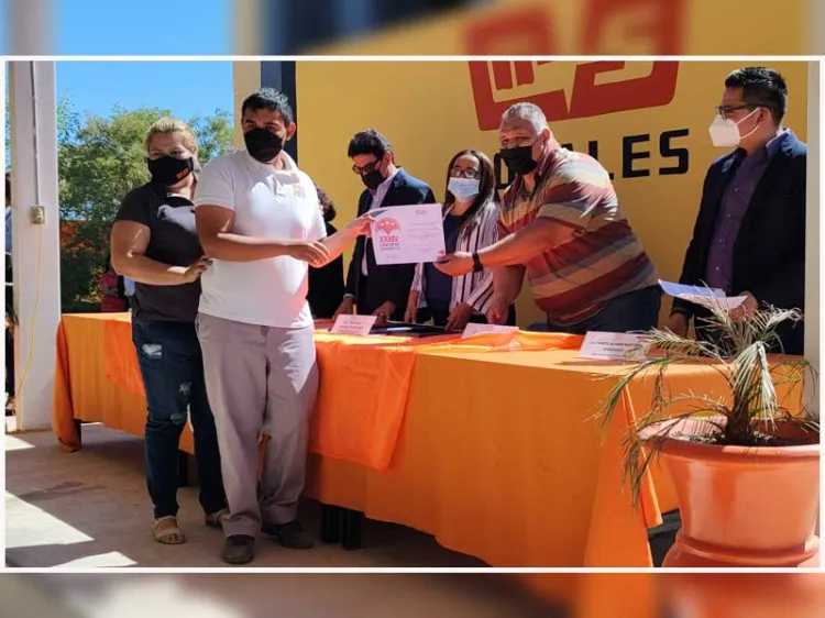 Premian a estudiantes del Cobach por éxitos académicos