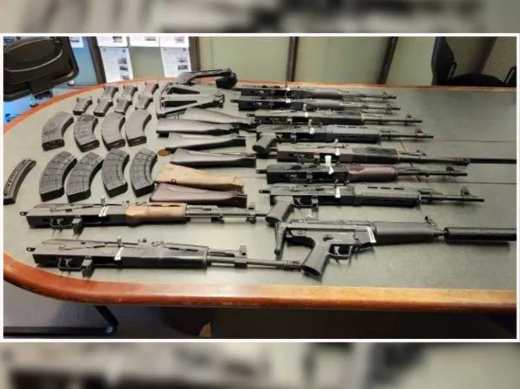 Decomisan arsenal al intentar internarse a México