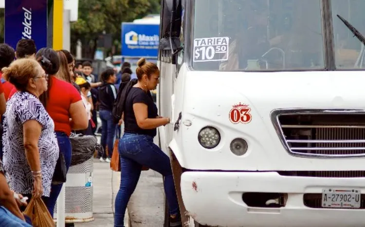 Buscarán espacios exclusivos para mujeres dentro de camiones urbanos